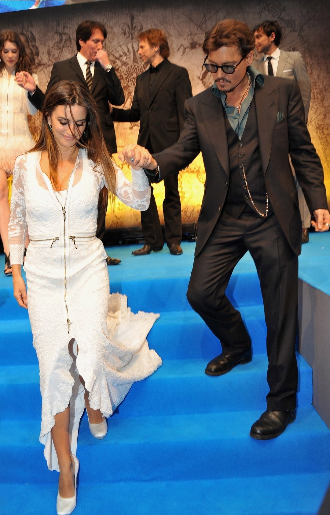 オリエント急行殺人事件 非売品 特大幕 ジョニーデップ ペネロペクルス ジョニー・デップ、ペネロペ・クルスらの役柄が明らかに