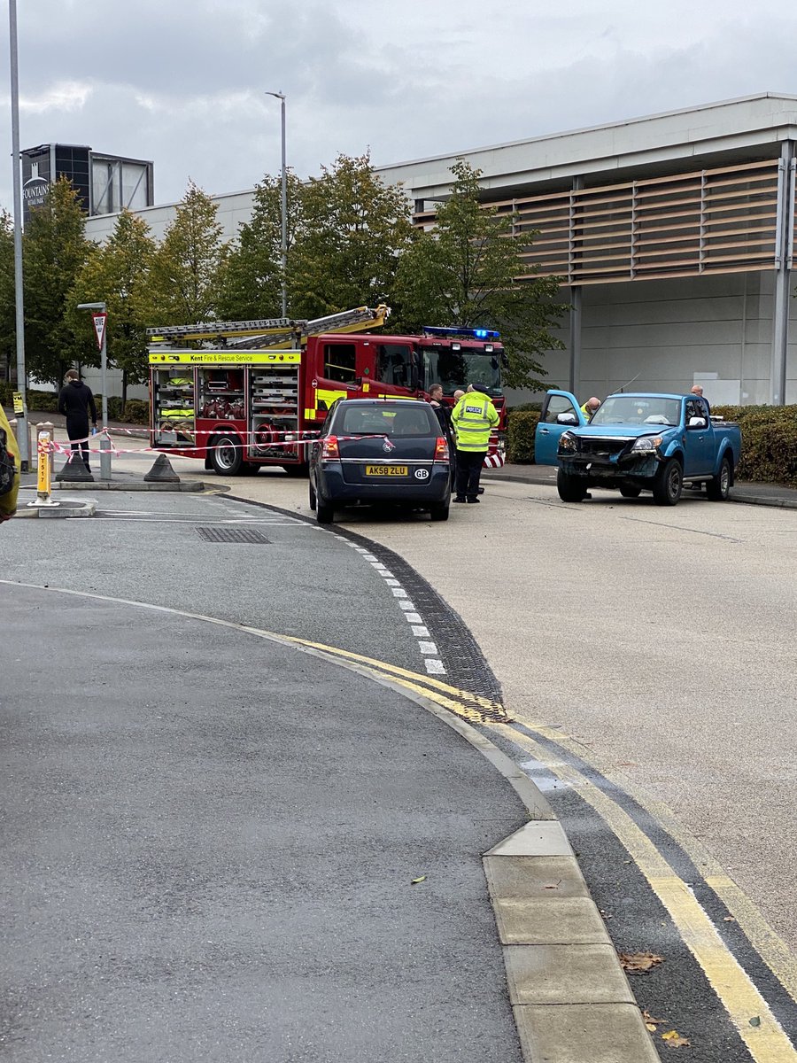 liammoody's tweet photo. @Kent_999s North Farm Gridlock, TUN WELLS.  Crash at Wickes junction. Ouchie https://t.co/OQTyF67DPn