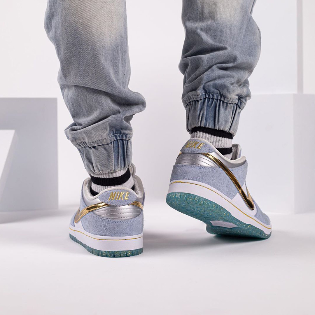 sean cliver dunk on feet