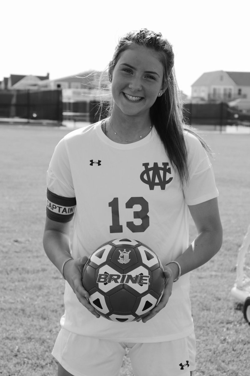 haroula_rotondi's tweet image. Senior soccer pictures 😢🚾💙⚽️ #anotherlast #timepleaseslowdown