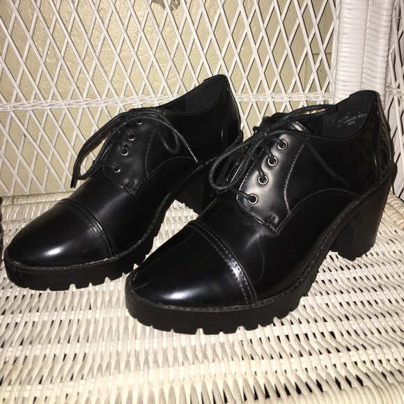 ClosetPoppi's tweet photo. So good I had to share! Check out all the items I'm loving on @Poshmarkapp #poshmark #fashion #style #shopmycloset #bostonwarehouse #bamboo: https://t.co/K7cy5IW6Ap https://t.co/OsEb4gKaMO