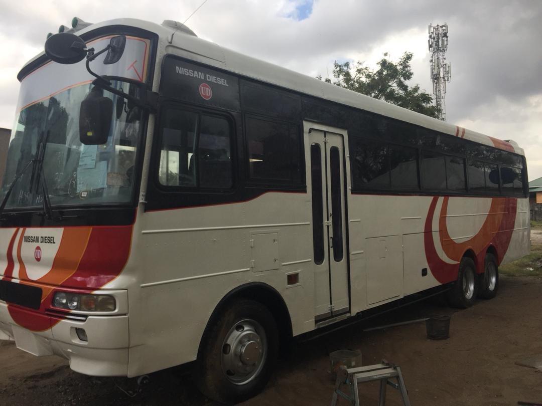 innocentvlrn's tweet photo. Nissan diesel UD, 
Model 1991, 
Cc12,000, 
six cylinder inline,
Gear 8, 
Seat 52.
Price 150m Plus registration
Kindly Rt 🙏🏾🙏🏾
Kaka @bajabiri  chuma hiyo ya tunaanza na Dar -Kilosa @TBoundBuses 
@BIASHARACONNEC2 
#Nipedili https://t.co/xLZzQ4qvZp