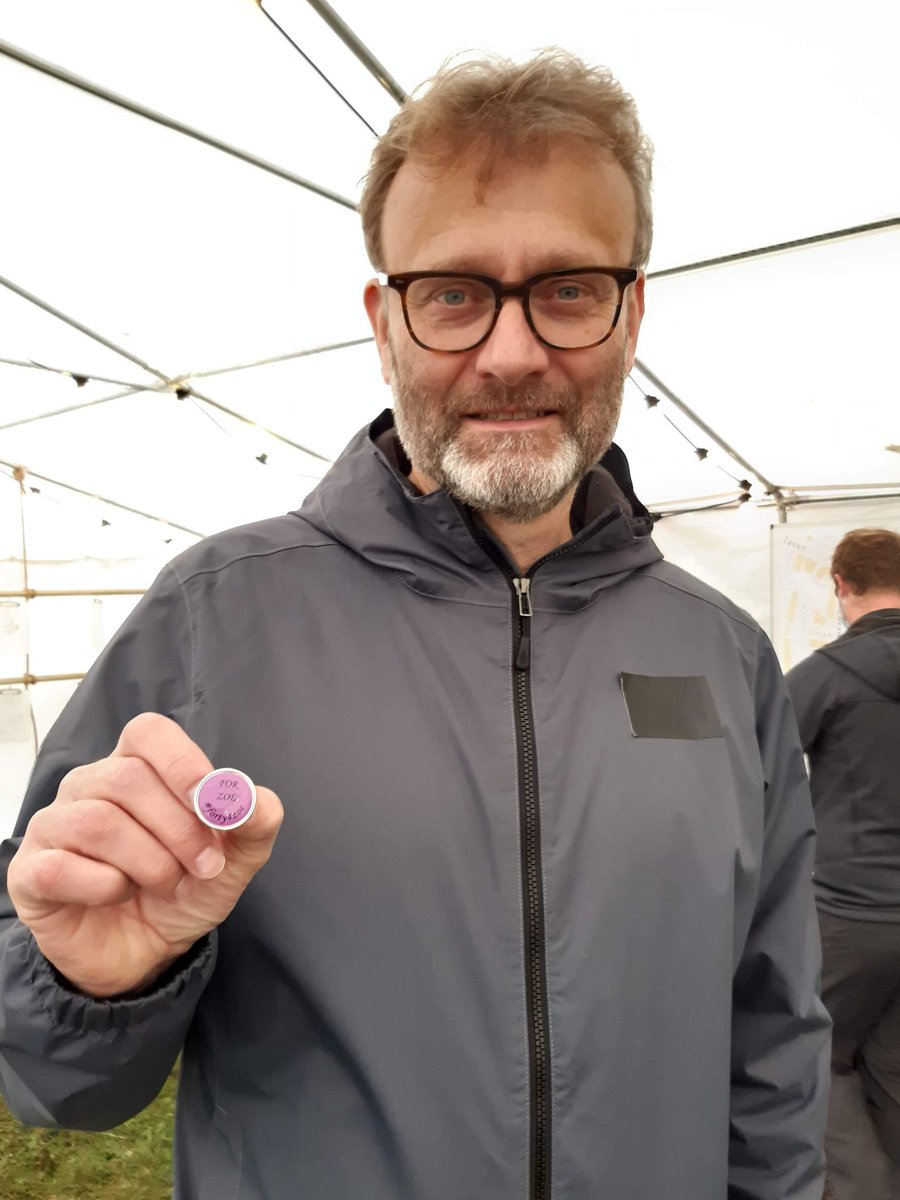40forZ's tweet photo. Claire's friend Anni has been filming with the wonderful Hugh Dennis. Zoe's memory has been with them during filming
Check out Hugh with this special #forzoe pin badge
Thank you for dedicating this to zoe.
#forty4zoe #inmemory #fortythings #Forty4Zoe #bucketlist #hughdennis https://t.co/S2ZP0IIcx6