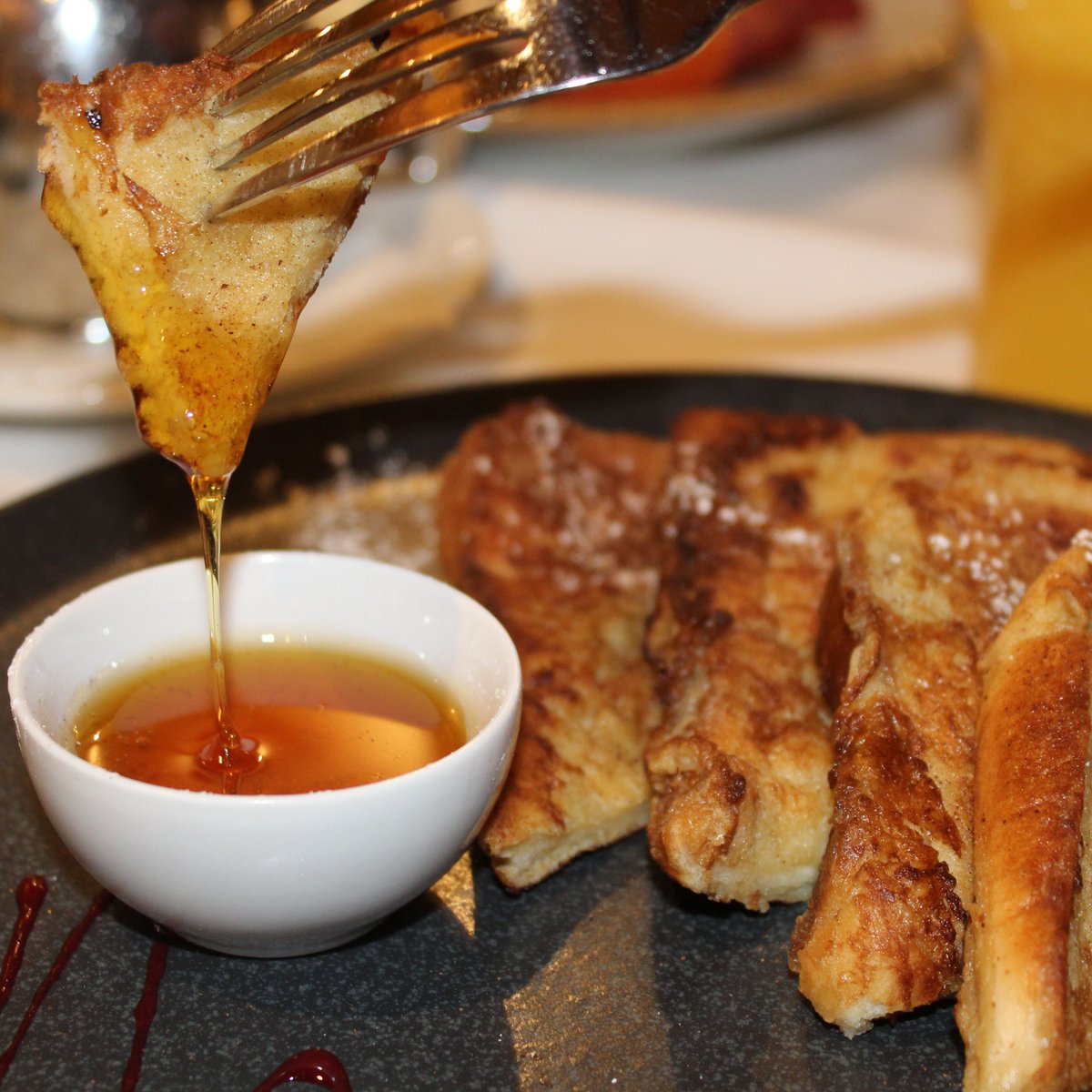 Pop into us for our gorgeous breakfast menu over the weekend. 
Served 7 days a week from 8am to 11.30am!