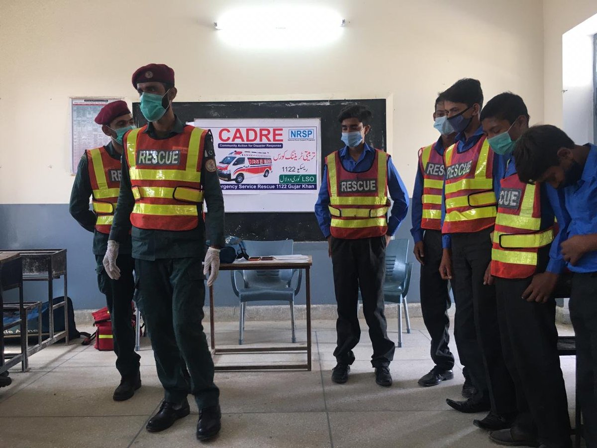 RwpVForce's tweet photo. Under supervision of UC Rep 48. Fahad Saeed Janjua &amp; in collaboration with NRSP &amp; @Official1122 , a First Aid ⛑️🩹🦺 Training including Firefighting 🧯👩‍🚒 for school staff &amp; 10th class Students at Government Boys High School Bhata was organized  #SaturdayThoughts #VForceUpdates https://t.co/cpLlolvWUo