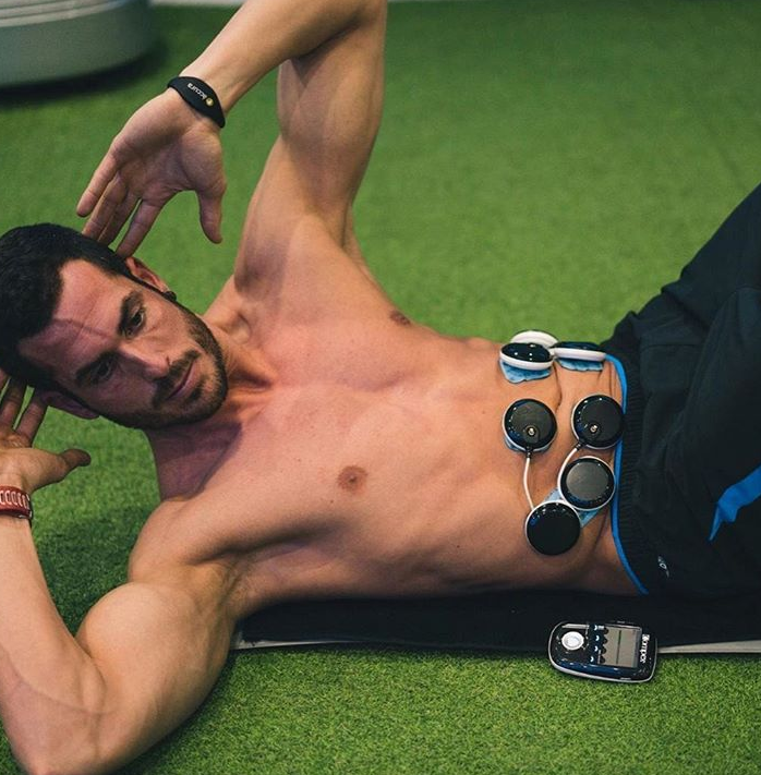 compexfrance's tweet photo. ⚡ #ExerciceDuJour 😉 Relevez simplement le buste et effectuez une légère rotation pendant la phase de contraction, ou enchaînez les répétitions 👊 #musclestim #trainingpartner #trainingwithcompex #workoutoftheday https://t.co/wyz2oh7RYL
