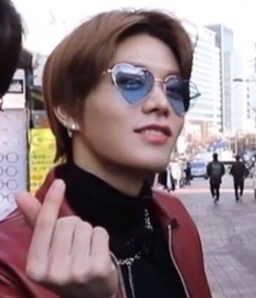 y/n is that type of girlfriend who will carry camera everywhere and secretly likes to take pics of her boyfriend yuta and save it for memories— a long thread   #NCT   #NCT127   #YUTA