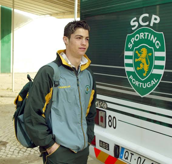 Akademi klub-klub di Portugal memang berkualitas. Banyak mengorbitkan bintang.Sporting CP bahkan mengabadikan nama jebolan terbaiknya, Cristiano Ronaldo sebagai nama akademi.Semua pemain ikut terangkat karena kesuksesan senior-senior mereka. Tp tidak ada jaminan sukses.   #IMC
