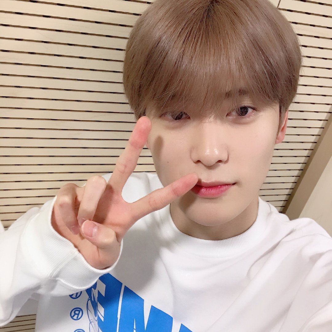 hourly jaehyun tweet media