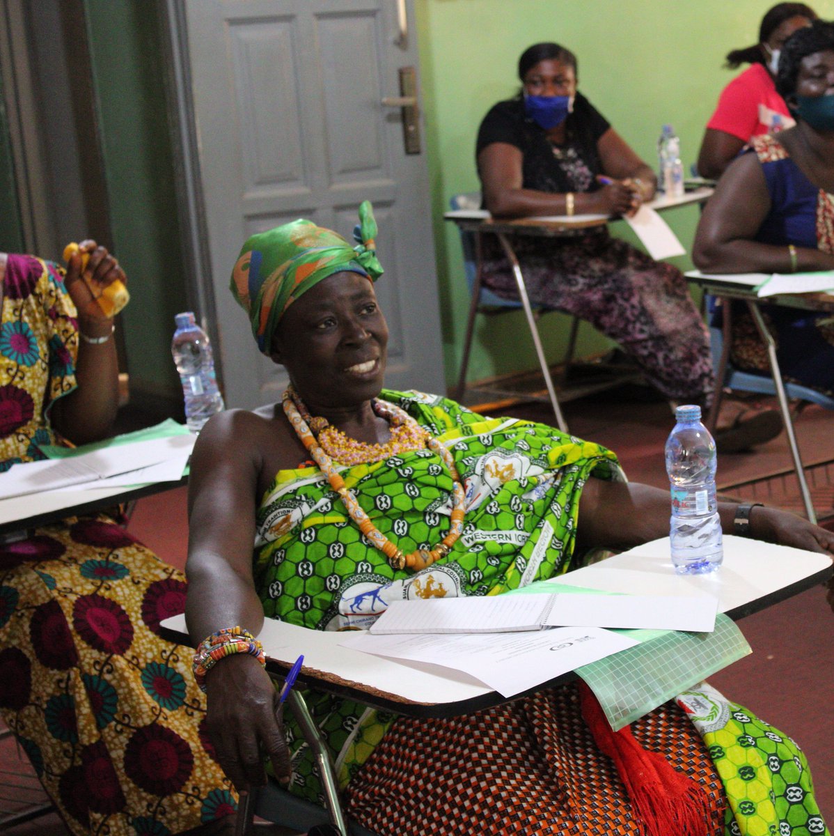 GenCEDgh's tweet photo. We are pleased to have a queen mother representing traditional authorities as part of the participants. Traditional authorities are crucial to peace building processes. #CLFIinGhana #genderelectionwatch #hervoicematters #Ghanaelection2020 #ENDVAWE https://t.co/zOHV5T7mS6