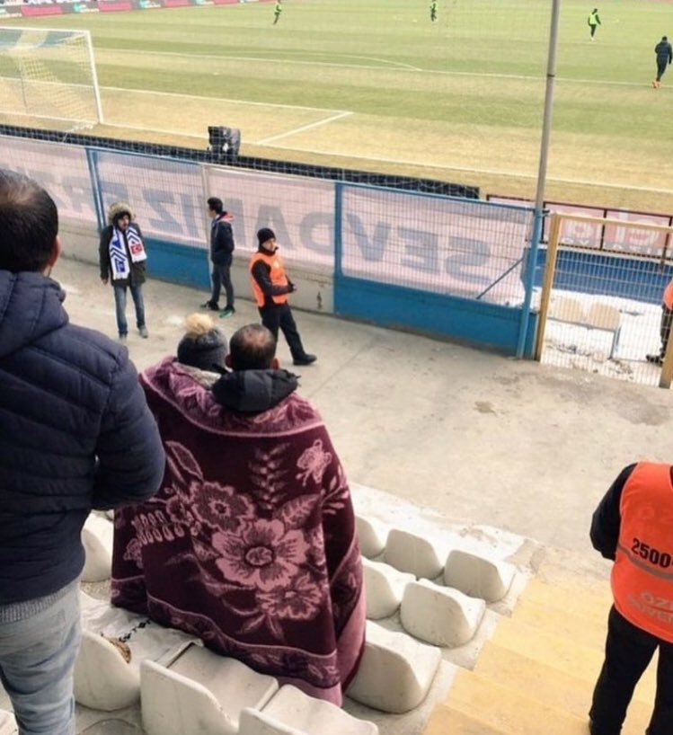 Belki birgün aynı battaniyenin altında ERZURUMSPOR maçı izleriz ama bilin bakalım ne eksik.