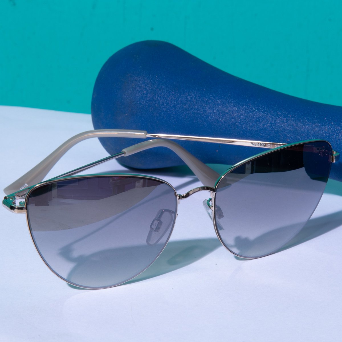 IDEE_Eyewear's tweet photo. Grey & classy🤘- #mood for the weekend!😻 #IDEEeyewear
.
.
.
.
.
.
.
#IDEE #Eyewear #sunglasses #shades #frames #steelframes #classystyle #settherules #weekendstyle #greyisgreat #fashioninspo #fabdesign #Famewear https://t.co/1wWZe29HP5