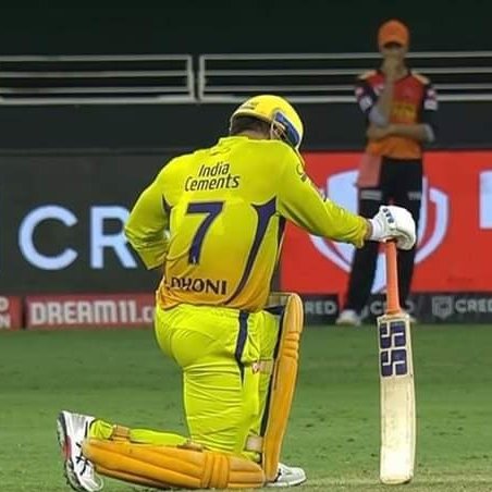 RajiniFC's tweet image. Close enough 🔥 #Rajinikanth #Dhoni