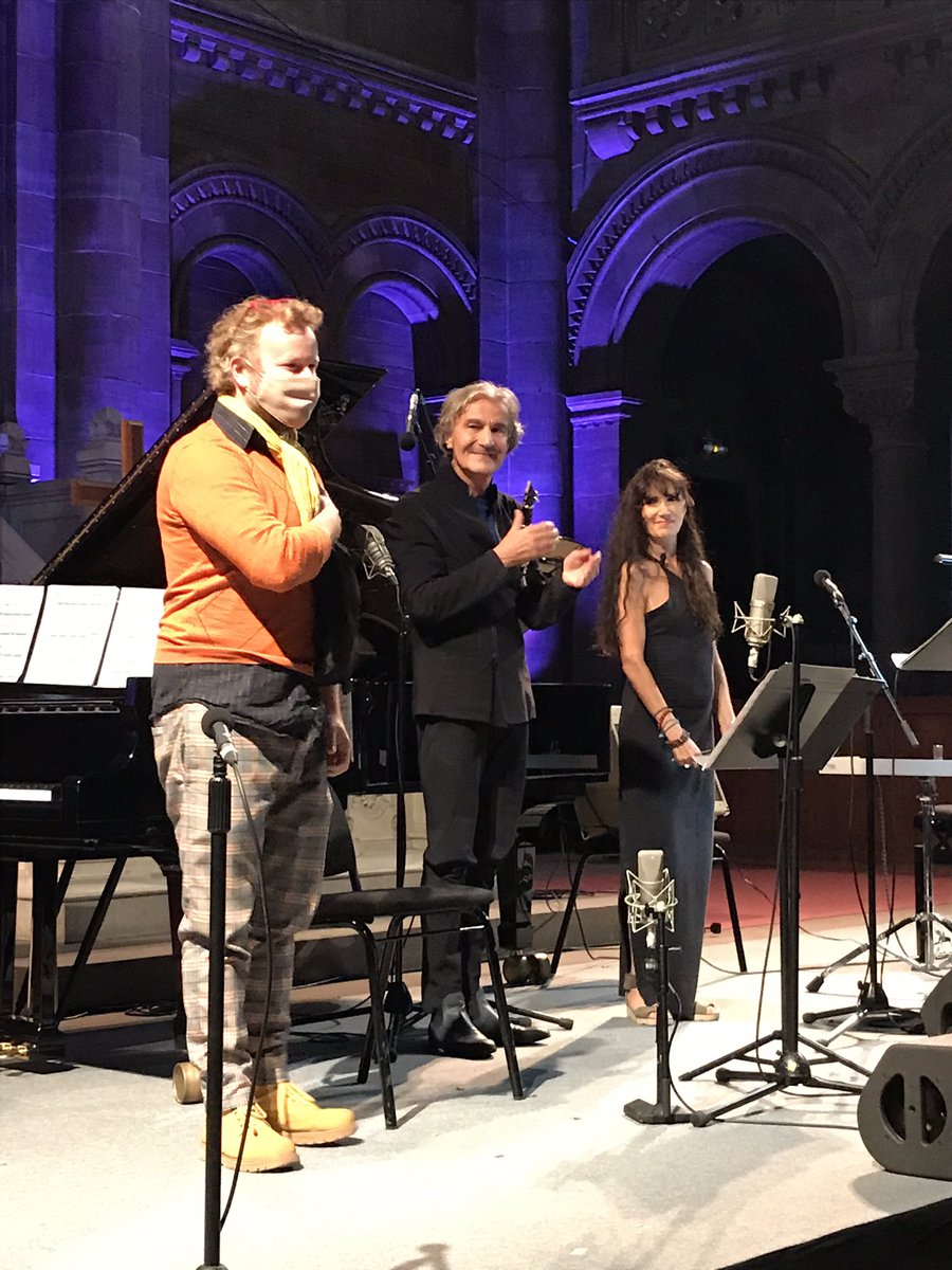 masse_guepratte's tweet photo. Vous avez dit musique contemporaine? Encore 4 créations mondiales pour ce 1er concert de clôture @festival_musica @strasbourg. Mention spéciale pour l’Émouvant dialogue #clarinette #soprano de #jonathanPontier et finir avec la grande #kaijaSaariaho https://t.co/SXVTelY1M3