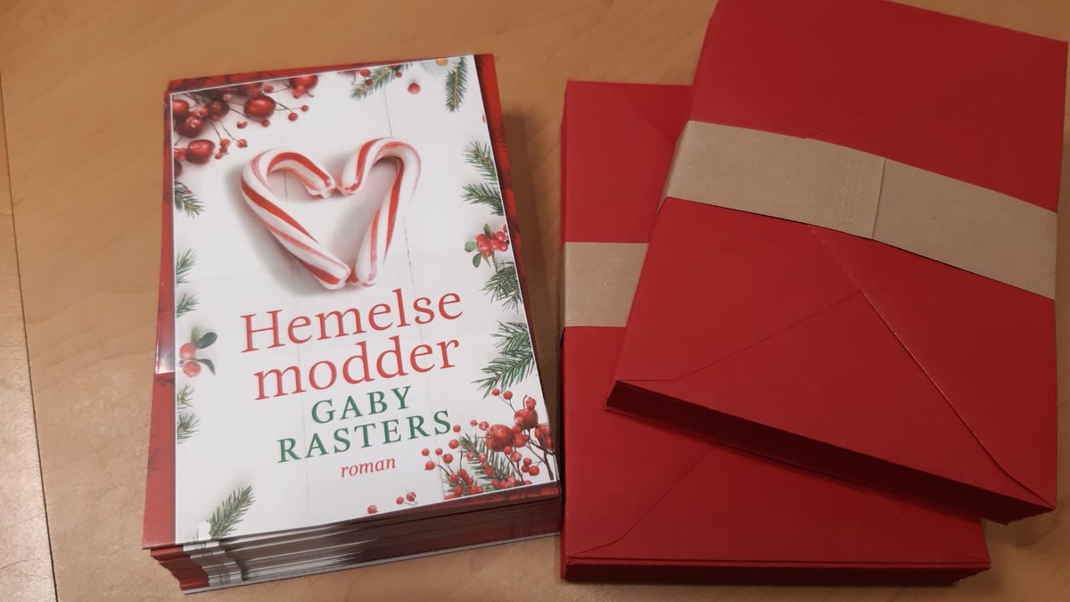 GabyRasters's tweet photo. Merchandise! @boekerij #HemelseModder! https://t.co/R8Rcs2eJhh