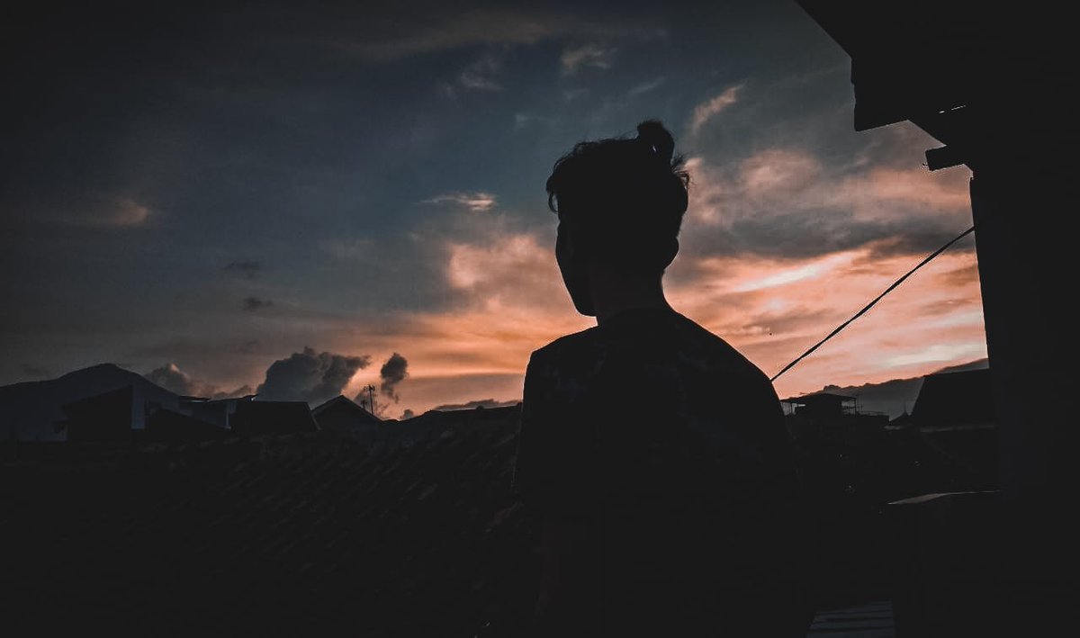 jangipann's tweet photo. Tanpa Hati yang menyentuh raga pun rapuh. Senjakala yang kian jauh, diri yang semakin tertatih, tertarik, menarik dengan sang waktu yang pasti tertuju. 
Pict by: Kang Ibenk @gunungjampangaID https://t.co/NNvg4CPkDz