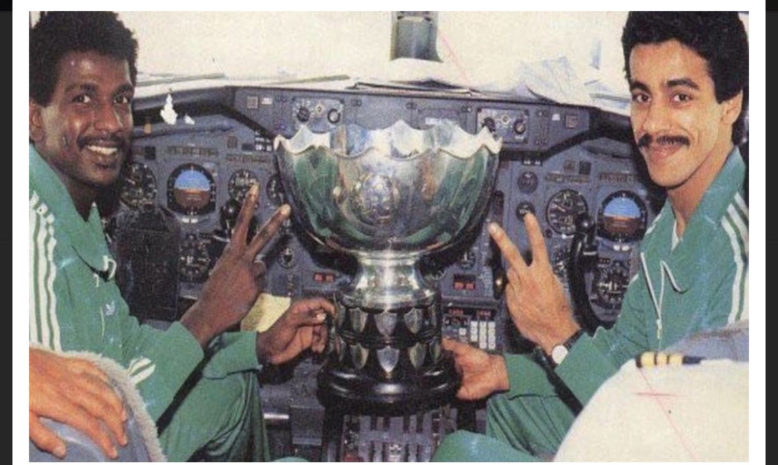 فزنا بها العام يوم انا نمثلكم💙
واليوم جا دوركم تكفون هاتوها💛
#الصملة_يارجال #النصر_ممثل_الوطن
و أهدوا الوطن إبتسامة النصر في #اليوم_العالمي_للابتسامه