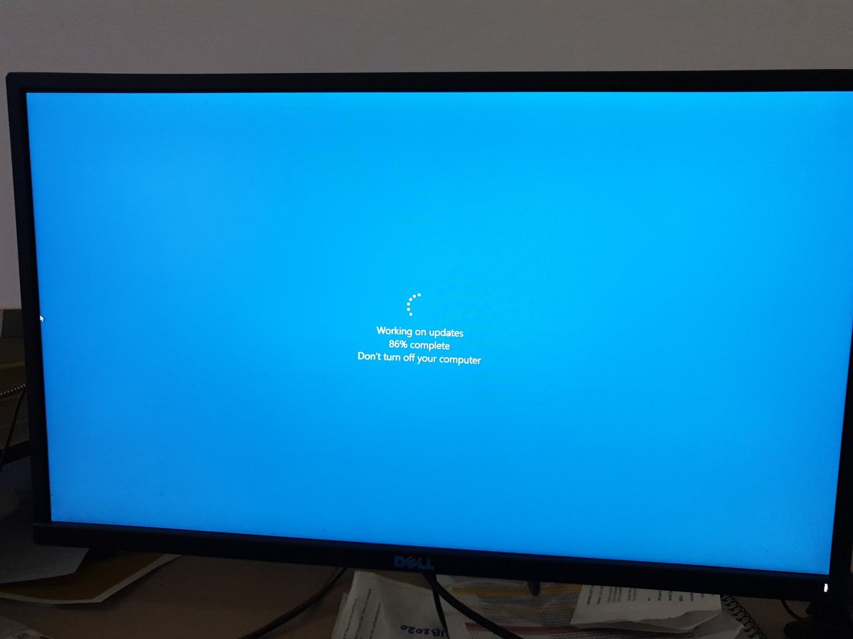 lvryasaswi's tweet image. #windowupdate #Windows10 been this way for 1 hour now. Updating after clean uinstall and stuck here...