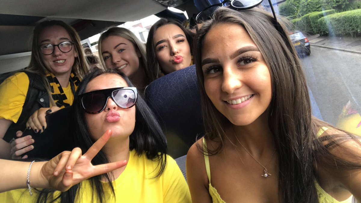 Happy birthday Charli <a href="/charligemmell16/">Charli</a> hope you have the best day celebrating am sure Youl make the most of it🍸🍸love u 💕