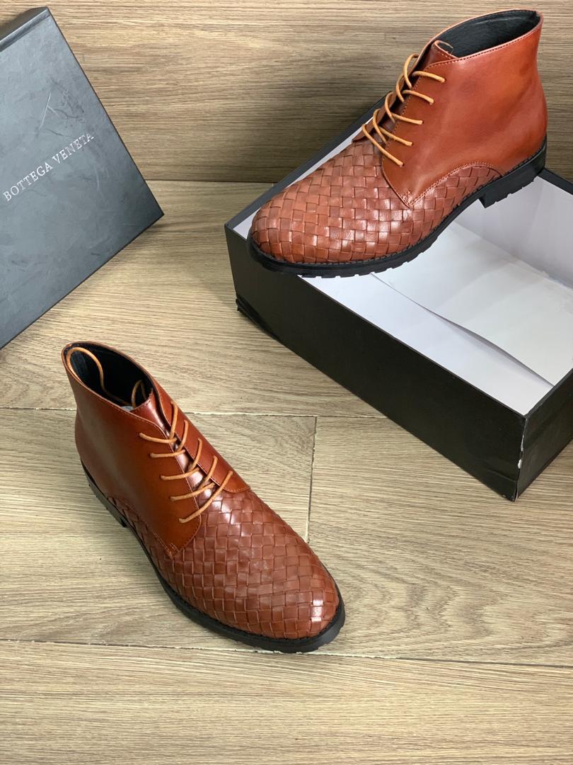 Bottega Vaneta bootsYou wear this and you become the cynosure of all eyes at that event. Luyi gives you the best onlyPrice 36,000Size 40-46DM/whatsapp  http://wa.me/2347067033552  to order now.