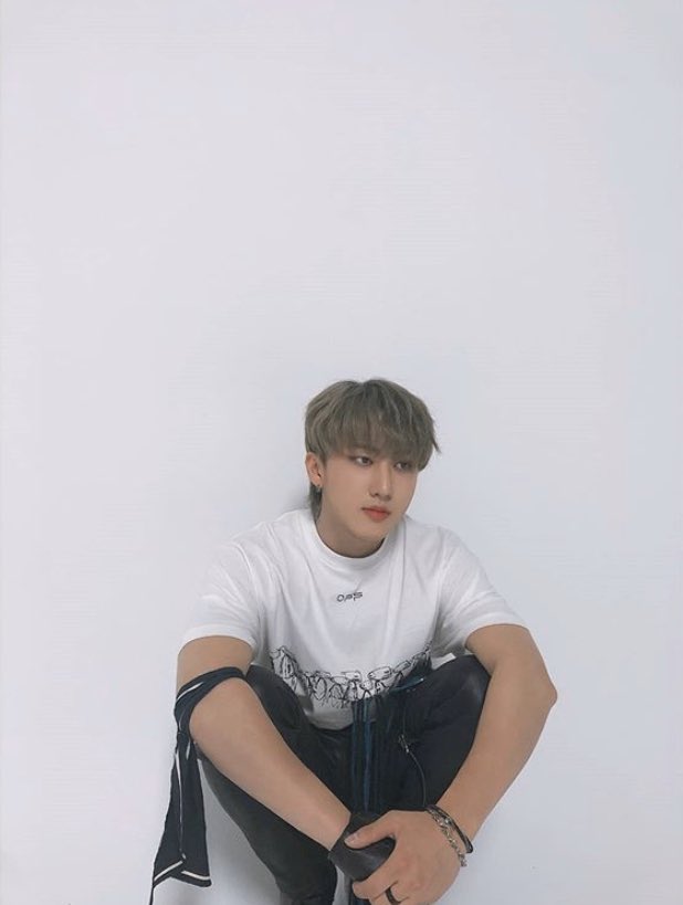 While some pictures turn out like from photoshootsIt just proves how beautiful Changbin is :)