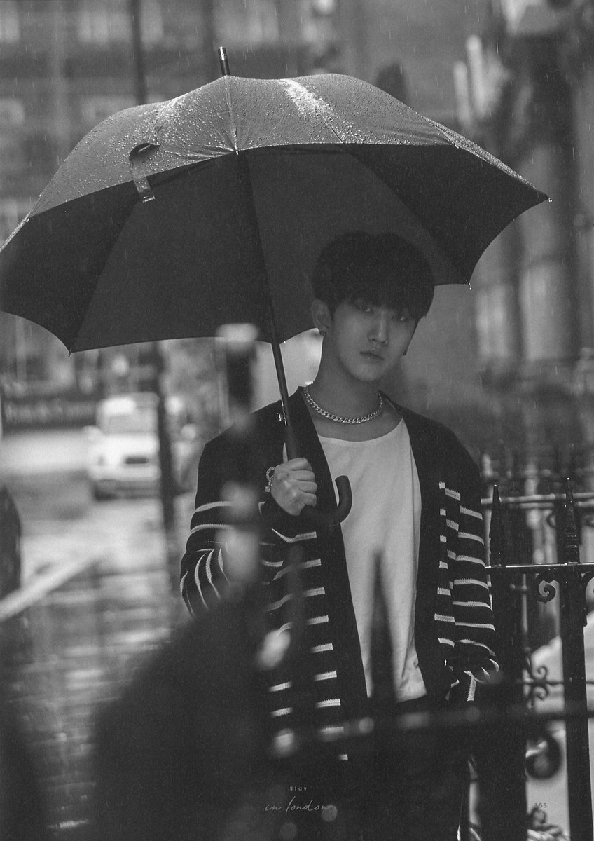 While some pictures turn out like from photoshootsIt just proves how beautiful Changbin is :)