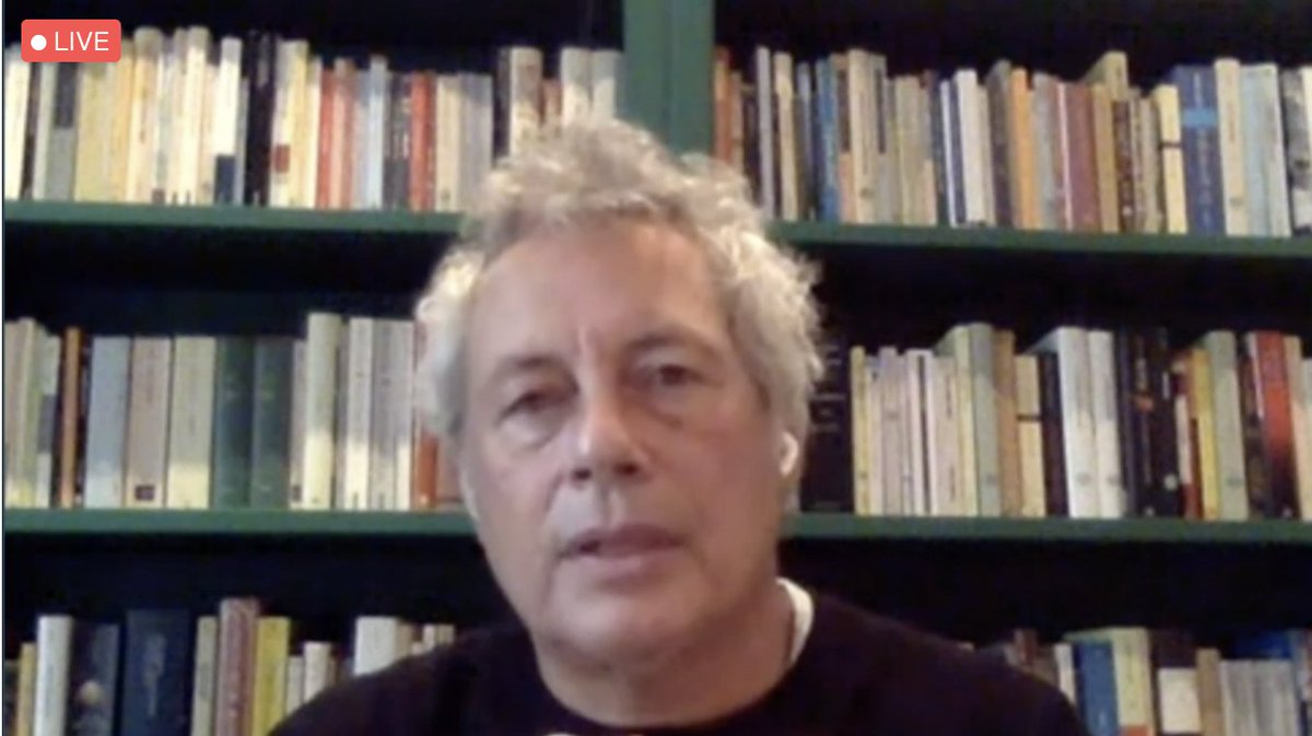 "Siamo riusciti a smaterializzare il mondo quando ci serve smaterializzarlo...e l'esperienza è più accessibile"

Reale o virtuale? #RIVOLUZIONE 
Siamo come degli aeroplanini di carta. Nella #comunicazione vince chi costruisce quello più aerodinamico.

<a href="/bariccoale/">Alessandro Baricco</a> al <a href="/seoandloveit/">&Love</a>