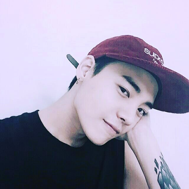   #NationalBoyfriendDay ♡your camera roll if jung jaewon was your boyfriend, a thread: