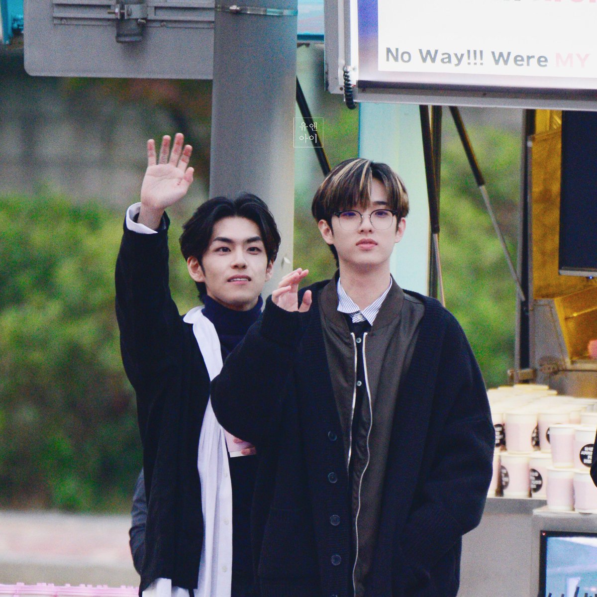 Y_a_iii's tweet photo. 너의 노래엔
마음을 움직이는 힘이 있다고
#제형 #JAE #원필 #WONPIL
#데이식스 #DAY6 @Jae_Day6 https://t.co/fKAdCrK4Yf
