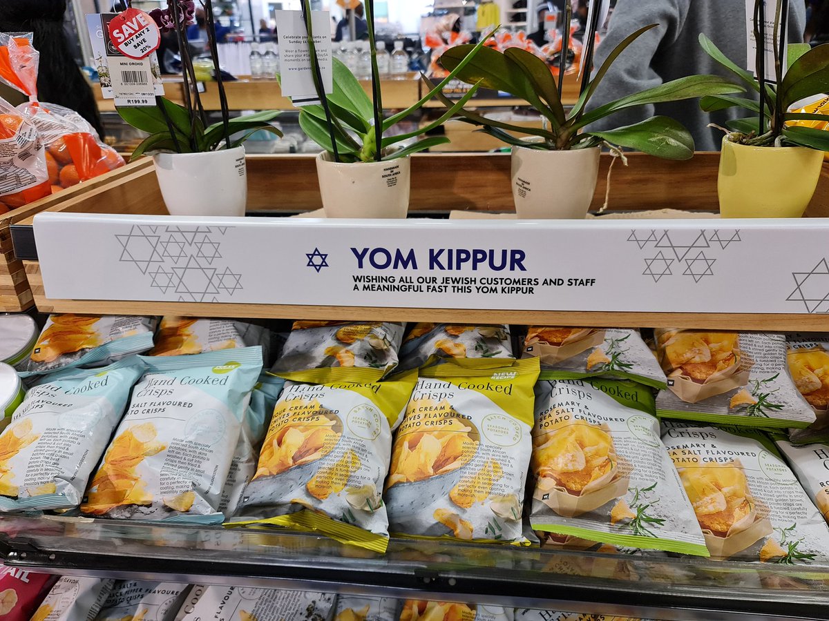 magash_n's tweet photo. @WOOLWORTHS_SA really nice message for the Jewish fast. What about the Tamils that are fasting for Purtassi? https://t.co/SCBisOk5Kq