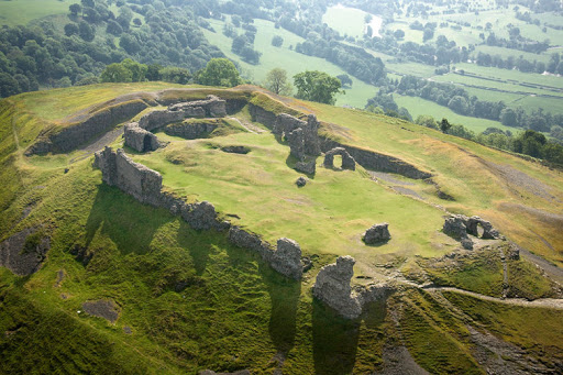 In 1260 it was rebuilt in stone by local ruler Gruffudd ap Madog (the 'ap' in Welsh means son of, like Mac in Scots Gaelic, a related Celtic tongue). When the English king Edward II invaded Wales in 1277 Gruffudd's sons burnt down the castle rather than allow it to be captured.