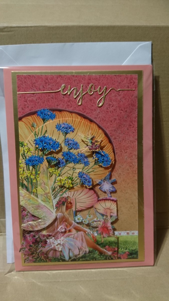 ACreativeLife1's tweet photo. @HunkydoryCrafts   amazing how creative you can be with a little help from Hunkydory Crafts https://t.co/4kp9Pu6BTY