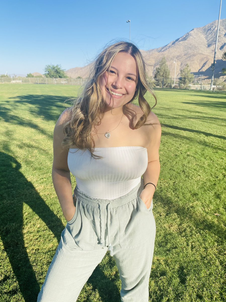 karleerw's tweet image. still a happy girl