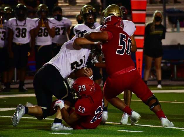 StevenBustos23's tweet photo. We went from street football to Friday night lights😤❤️ https://t.co/a87EoVYjRA
