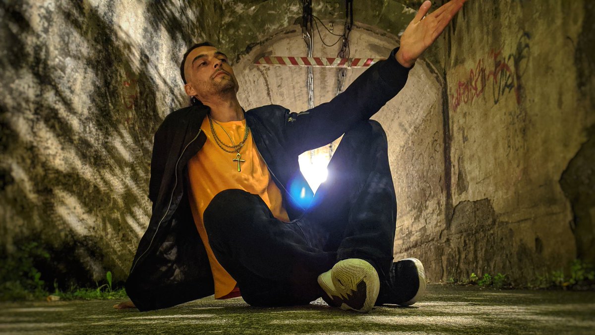 elfinitosule's tweet image. #stranger #men #bighearth #bigmind #happy #boss #crack