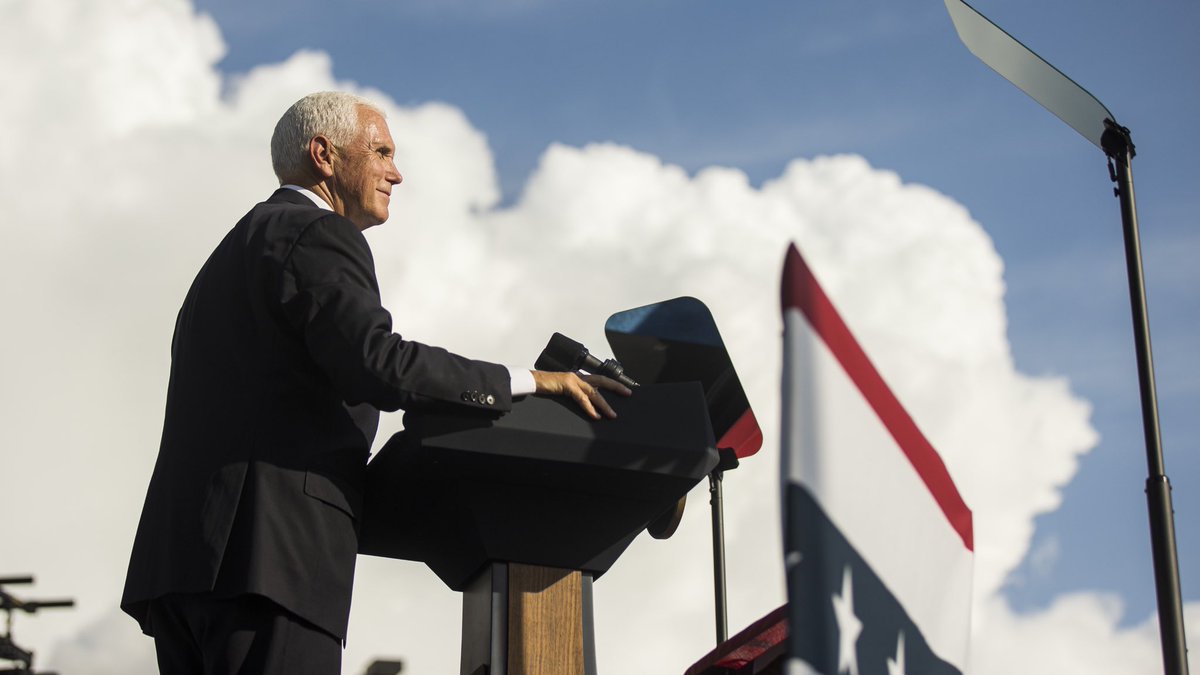 Mike_Pence's tweet photo. This is TRUMP COUNTRY! When you compare the Biden-Harris agenda with our agenda, the choice is clear: if you cherish faith, freedom, law and order, and life, in just 24 days, we’re going to reelect President @realDonaldTrump for four more years! 🇺🇸 https://t.co/et4n50YpWH