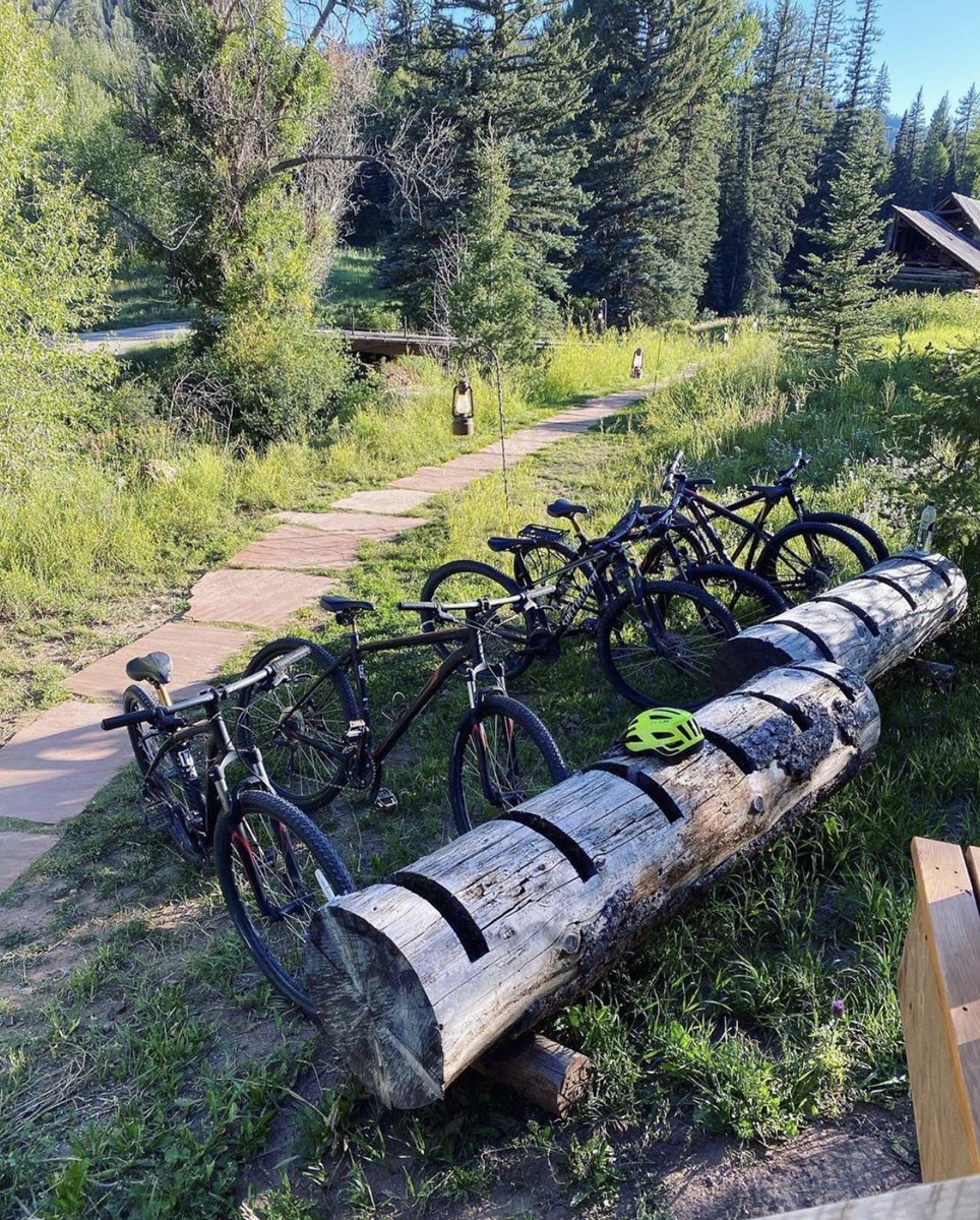KimKardashian's tweet photo. Colorado Adventures ⛰🚲 https://t.co/UrnERLxmVN