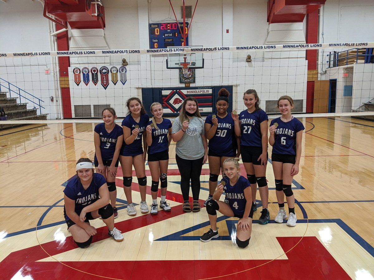SeSalineSports's tweet photo. JH volleyball goes 3-0 in the Minneapolis quad this morning!  Way to go girls! 👍👏👏 https://t.co/MVy3rlLpZU