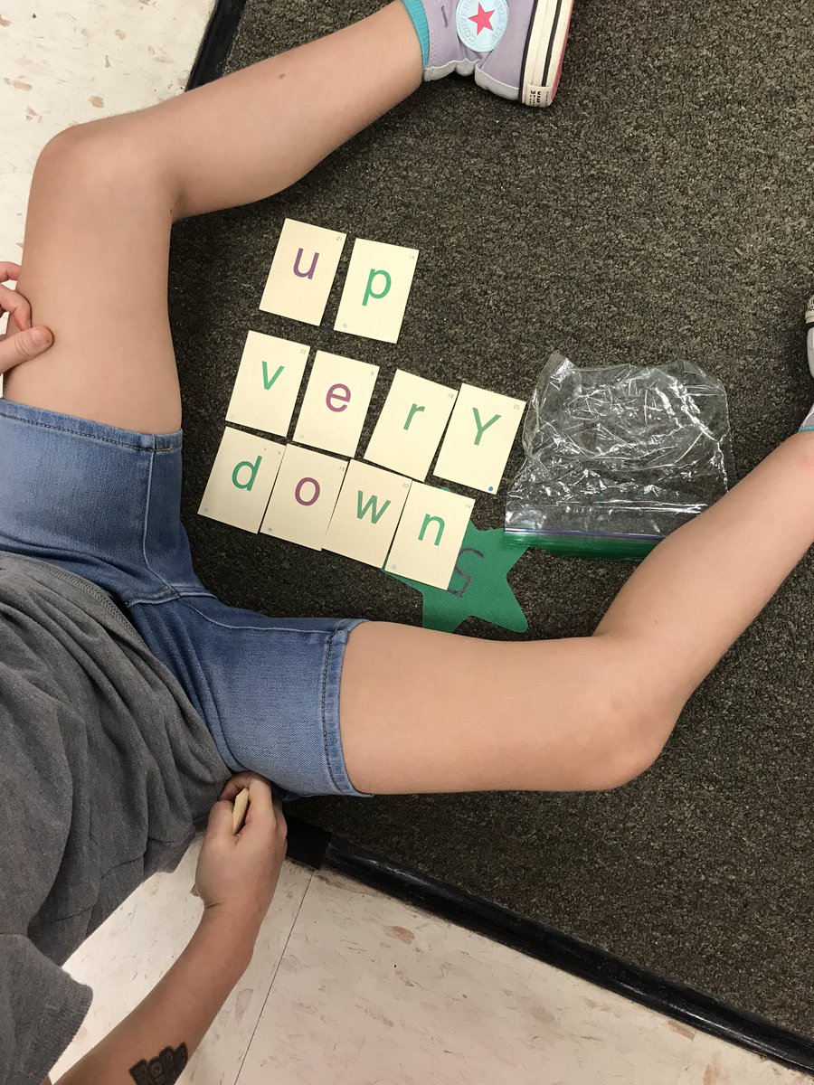 Kteacherrocks's tweet photo. Fabulous first graders working hard and having fun! @freedomvolusia https://t.co/nsk0nM0Jcm