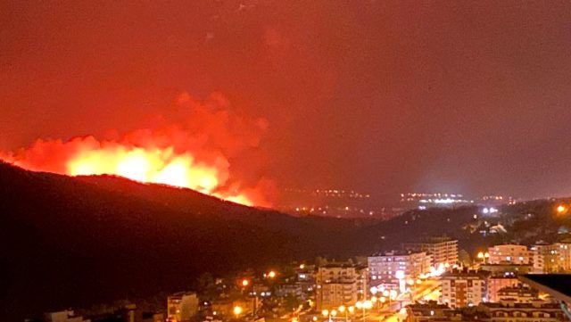 @esila_vav @1liKerim_ @RTErdogan Ateş sadece düştüğü yeri yakmaz, vicdanı ve kalbi olan herkesi yakar. İnşallah kısa sürede sonra erer. 'Çok canımız' yanıyor.

#HatayYanıyor