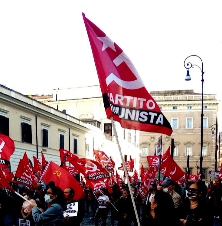 MarcoRizzo1959's tweet photo. La manifestazione a Roma del Partito Comunista in piazza Santi Apostoli segna un punto della strategia di mobilitazione e lotta contro il Governo, la Ue e la Nato. Alleanze sociali e non politiche per il cambio di sistema. Contro la dittatura economica per l’Italia dei lavoratori https://t.co/XyCTVwOJ4A