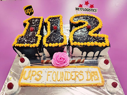 UPSers's tweet photo. Butter cream, fondant, and meringue, oh my! Each year we're amazed at the talent &amp; skill of #UPSers during our Great Cake Bake. Today we're looking back at some of our delicious winners from the past. #NationalCakeDecoratingDay https://t.co/1AWK8jINP0