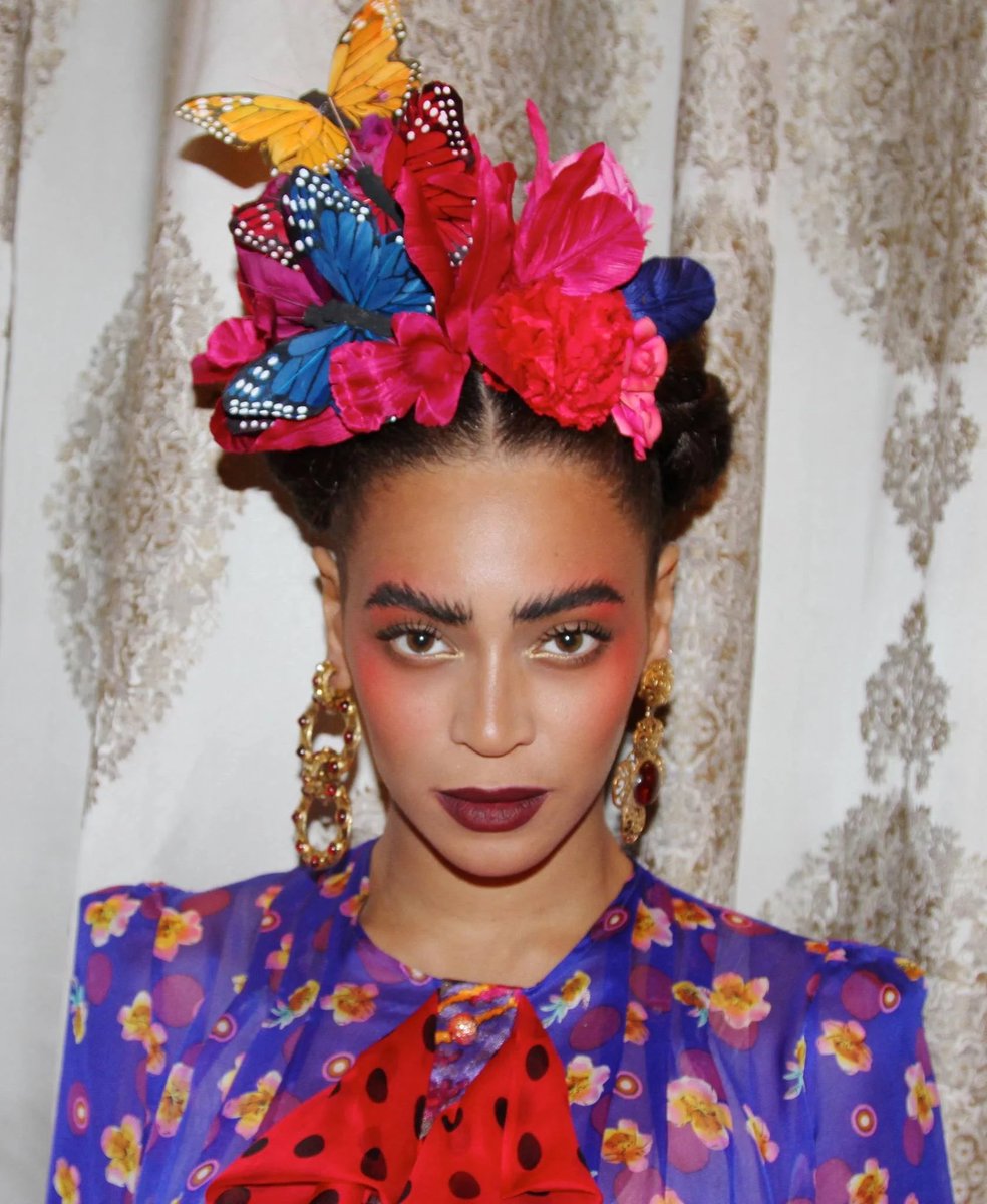Beyoncé dressed as Frida Kahlo