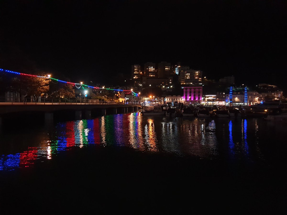 tcoolingML's tweet image. In a dark world we all need that little ray of light to bring us hope and keep us moving towards better times
Photo: Torquay Harbour
#ItsOkNotToBeOk #WorldMentalHealthDay #BeKind