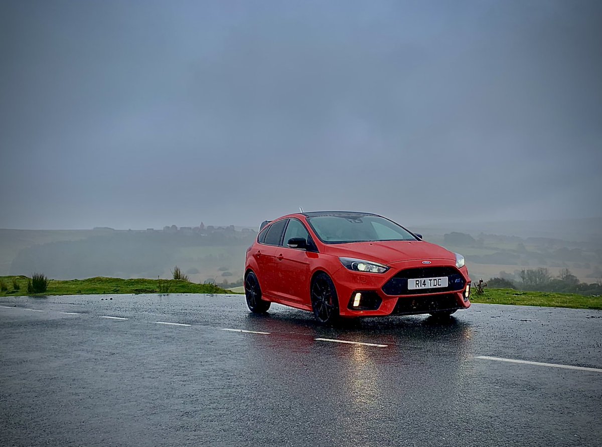 Son 1 had a theory test today in mid Wales so we took “Red Beast” out today. Lovely bit of tarmac here beside Sennybridge Fiba village. #fordfocusrs #rededition https://t.co/QwsRVt9T7s