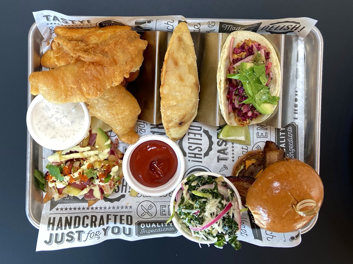 BREWPUBLIC's tweet photo. Hammer & Stitch Brewing, Portland's first brewery opening during the COVID-19 pandemic is now open in Northwest Portland. Details: https://t.co/32tH8zXknP #hammerandstitchbrewing #hsbrewing #newbrewery #breweryopening #pdxbeer #grandcruhospitality https://t.co/Y0aN12BOgf
