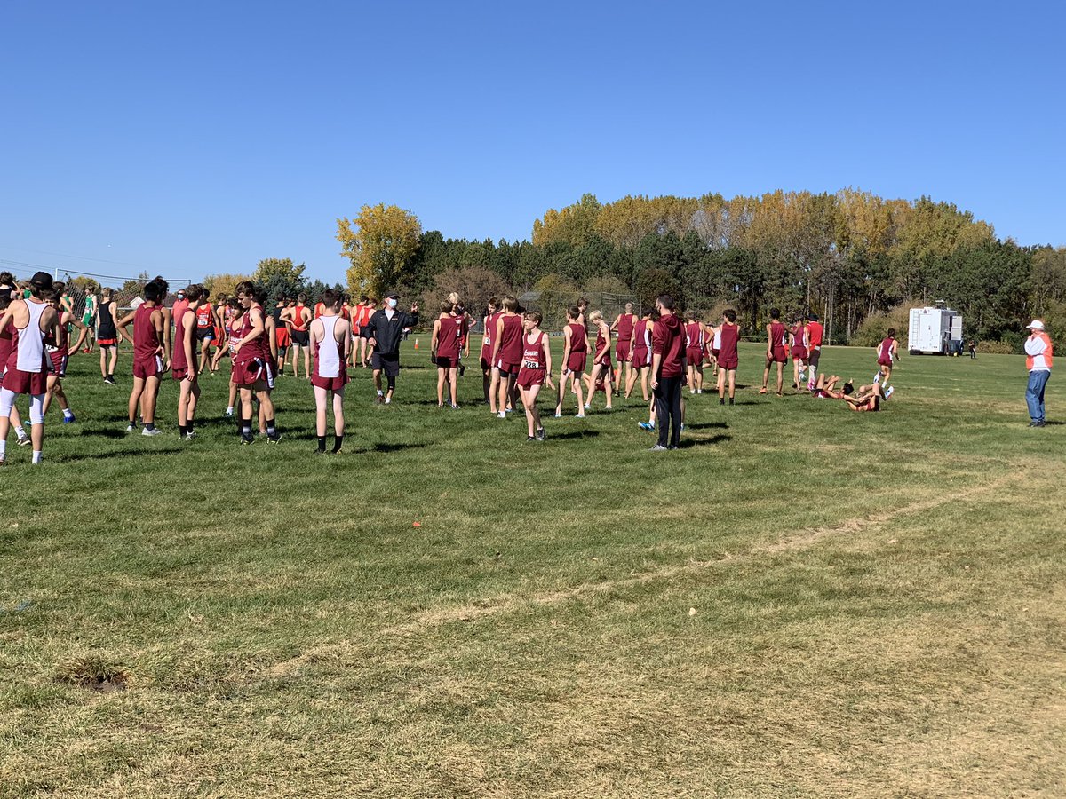 LSHS_Cougars's tweet photo. Beautiful day for the SSC Cross Country Championships at Eagan. #RunFastCougars https://t.co/k6jjFrCoeL