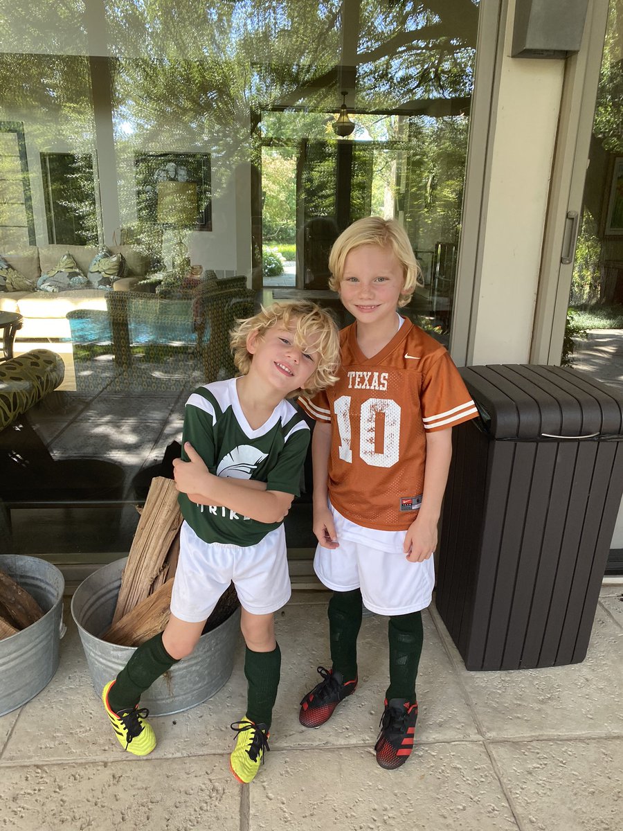 cmjsgates's tweet photo. Grand Boys mixing #TXOU game & soccer today #GoTexas @UTAustin #TexasOUWeekend https://t.co/lCDMs0QpMi