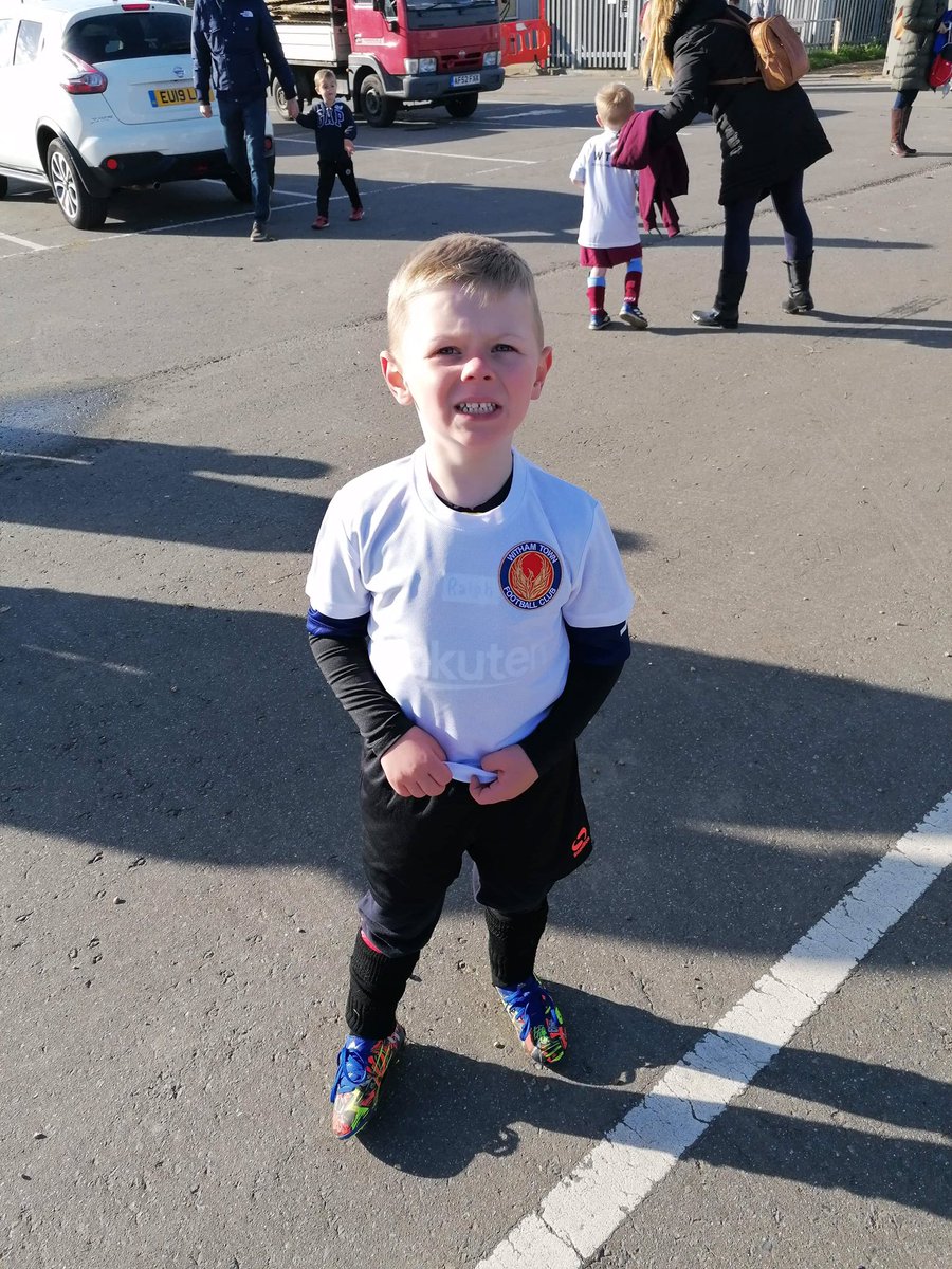 StreetMatron's tweet image. Lovely Ralph , our 4 year old grandson in his @Withamtownfc shirt loving his training #startlocal #grassrootsfootball #youngenthusiasm