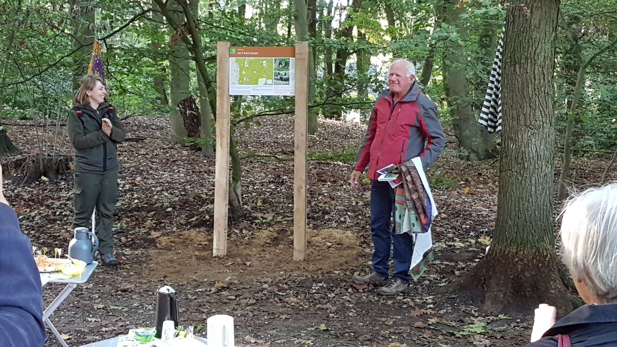 Vanochtend is het A Rocha Bospad "officieel" geopend. Een oude, grotendeels verdwenen route in het Bennekomse bos is met medewerking van Staatbosbeheer weer in ere hersteld.